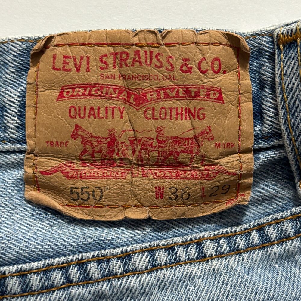 Vintage Levi's 550 Relaxed Fit Jeans W36 L29 USA Made 2003 Light Wash